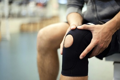 dureri de genunchi, de ce ne dor genunchii, cum sa scapi de durerile de genunchi, cum sa ai genunchi sanatosi, sanatate, dureri de articulatii, menisc, orteze pentru genunchi, orteza de protectie a genunchiului