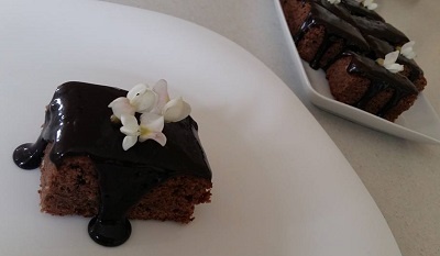 brownies_cu_glazura_de_caramel_si_cacao_de_post_2_400