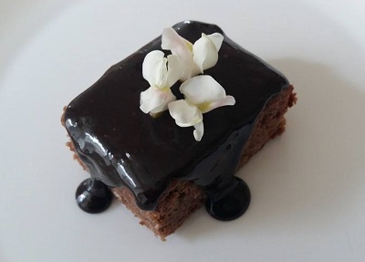 brownies_cu_glazura_de_caramel_si_cacao_de_post_400