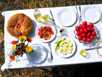 Pastele in Grecia, traditii pascale grecesti, masa de Paste la Greci