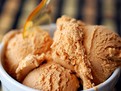 reteta de tort de ciocolata cu cafea si caramel retete de inghetata, retete de inghetata de casa, reteta pentru inghetata cu sos de caramel, retete simple de inghetata
