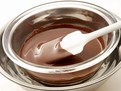 Cum se topeste corect ciocolata, cum sa topim ciocolata, cum se topeste ciocolata la bain marie, cum topim ciocolata alba, cum sa topesc ciocolata fara sa o tai, tehnici de gatit, tehnici culinare, tehnici gastronomice, secrete de bucatar