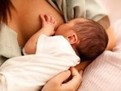 Alaptatul la san versus biberon, bebe alptat la san, infectii, protectie, imunitate, bebelus