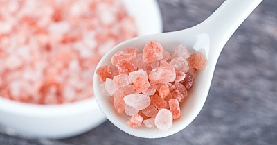 10 motive pentru a folosi sare roz de Himalaya