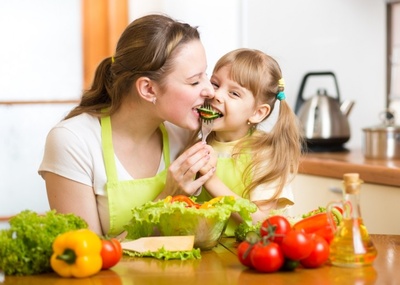 cum sa iti faci copilul sa manance legume, legumele in alimentatia copiilor, cum sa te descurci cu micii mofturosi, cum sa il faci pe copil sa manance legumele, alimentatia sanatoasa a copilului