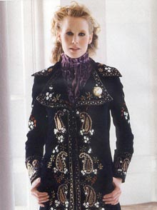 moda curele , trend toamna-iarna 2009 2010, trenduri in fashion 2010, tendinte in moda toamna/iarna 2009/20010, palton in tendinte in moda toamna/iarna 2009/2010, cizme in tendinte in moda toamna/iarna 2009/2010