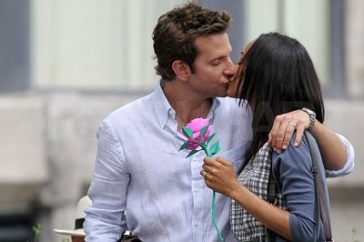 Zoe Saldana e cu Bradley Cooper, Columbiana, stiri Bradley Cooper