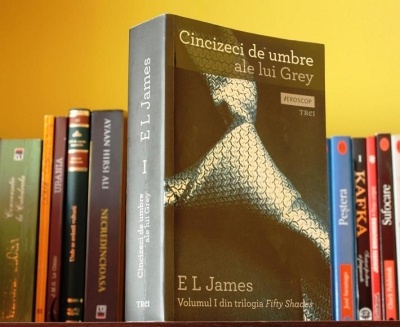 Cincizeci de umbre ale lui Grey, Cincizeci de umbre intunecate de E.L. James, carti la moda, literatura erotica, carti de E.L. James, cartile lui E.L. James, cartea cincizeci de umbre intunecate,Cincizeci de umbre ale lui Grey de E.L. James, carti la moda, literatura erotica, carti de E.L. James, cartile lui E.L. James, cartea Cincizeci de umbre ale lui Grey