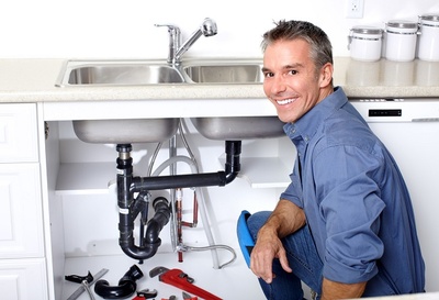 Cum sa angajam un instalator bun atunci cand construim sau renovam casa, instalator cu experienta, instalator bun, instalator profesionist, instalator termic, instalator sanitare