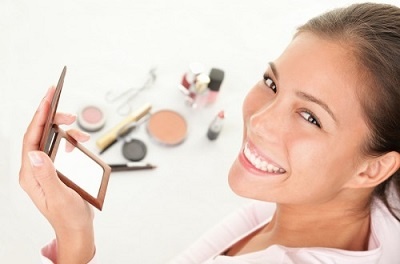 Cum sa ne machiem ca sa aratam bine, reguli in makeup in functie de varsta, cum ne machiem corect, makeupul si varsta, machiajul in functie de varsta, machiaj in functie de personalitate, machiajul si stilul de viata, machiajul si locul de munca