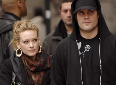 hilary_duff__mike_comrie_divort_400