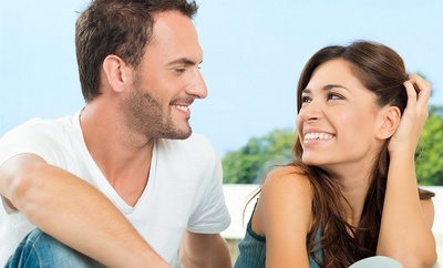 Lectii de flirt,Lectii de flirt, cum sa flirtezi, cum sa de flirtez, flirtul cand esti timida, ajutor nu stiu sa flirtez