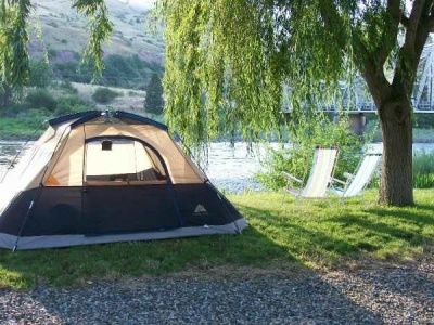 week-end cu cortul, ce sa iei cu tine cand mergi cu cortul, camping, mancare pentru camping, sfaturi pentru vacanta cu cortul