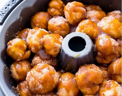 painea maimutei, painea maimutelor, monkey bread, monkeys bread, African coffee cake, Golden Crown, Pinch-me Cake, Bubbleloaf reteta de painea maimutei, reteta de painea maimutelor, reteta de monkey bread, reteta de monkeys bread, reteta de African coffee cake, reteta de Golden Crown, reteta de Pinch-me Cake, reteta de Bubbleloaf, painea maimutei reteta in imagini