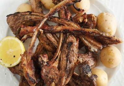 Cum se prepara pastrama, reteta de pastrama de oaie, reteta pastrama de ied, retete pastrama de capra, reteta de pastrama ciobaneasca, pastrama ca la oieri, cum se face pastrama, pastrama de miel, retete pentru gratar, retete pentru paste, retete de pasti, retete carne de miel