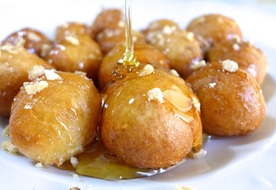 Reteta de loukoumades, cum se fac gogosile grecesti loukoumades, retete grecesti, retete traditionale din grecia, reteta de gogosele grecesti cu miere