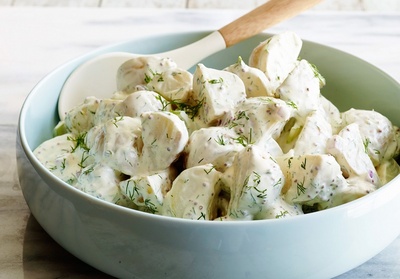 Salata de cartofi cu castraveti si marar