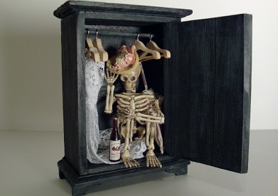 schelete_fantome_demoni_si_invidii_400