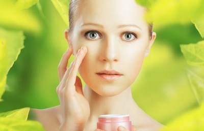 ingirijire decolteu, ingrijire ten, ingrijire gat, sfaturi de frumusete, beauty-tips, creme hidratante, ingrijirea tenului, cum sa ai o piele fara riduri, cum sa iti ingrijesti tenul