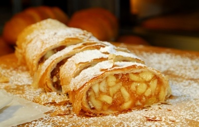 Reteta de strudel cu mere